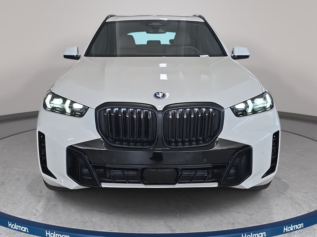 New 2026 Alpine White BMW xDrive50e image 2