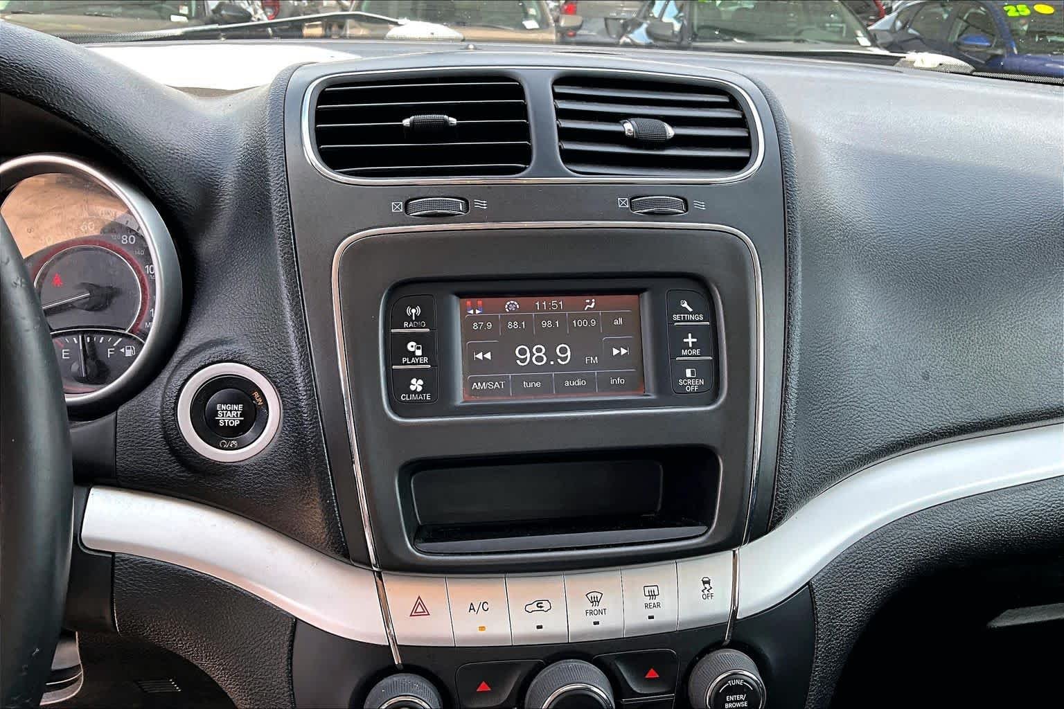 Used 2019 Granite Pearlcoat Dodge SE image 30