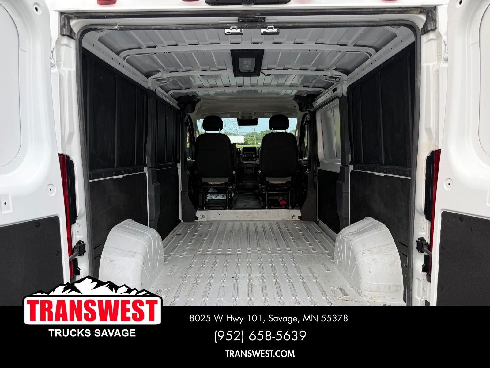 Used 2025 White Ram Base image 12