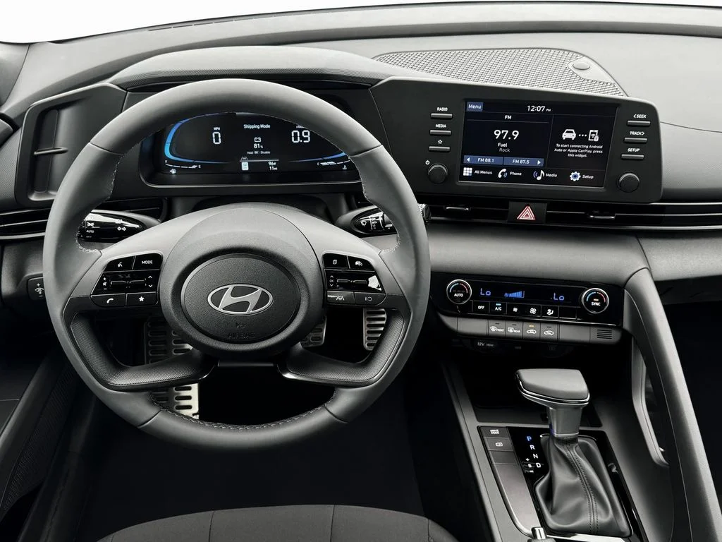 2025 Hyundai Elantra SEL - Photo 36