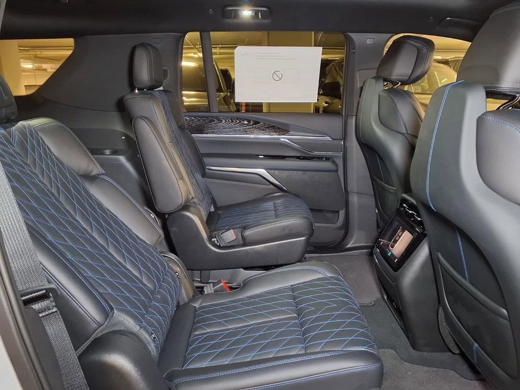 2026 Cadillac Escalade IQL Luxury - Photo 7