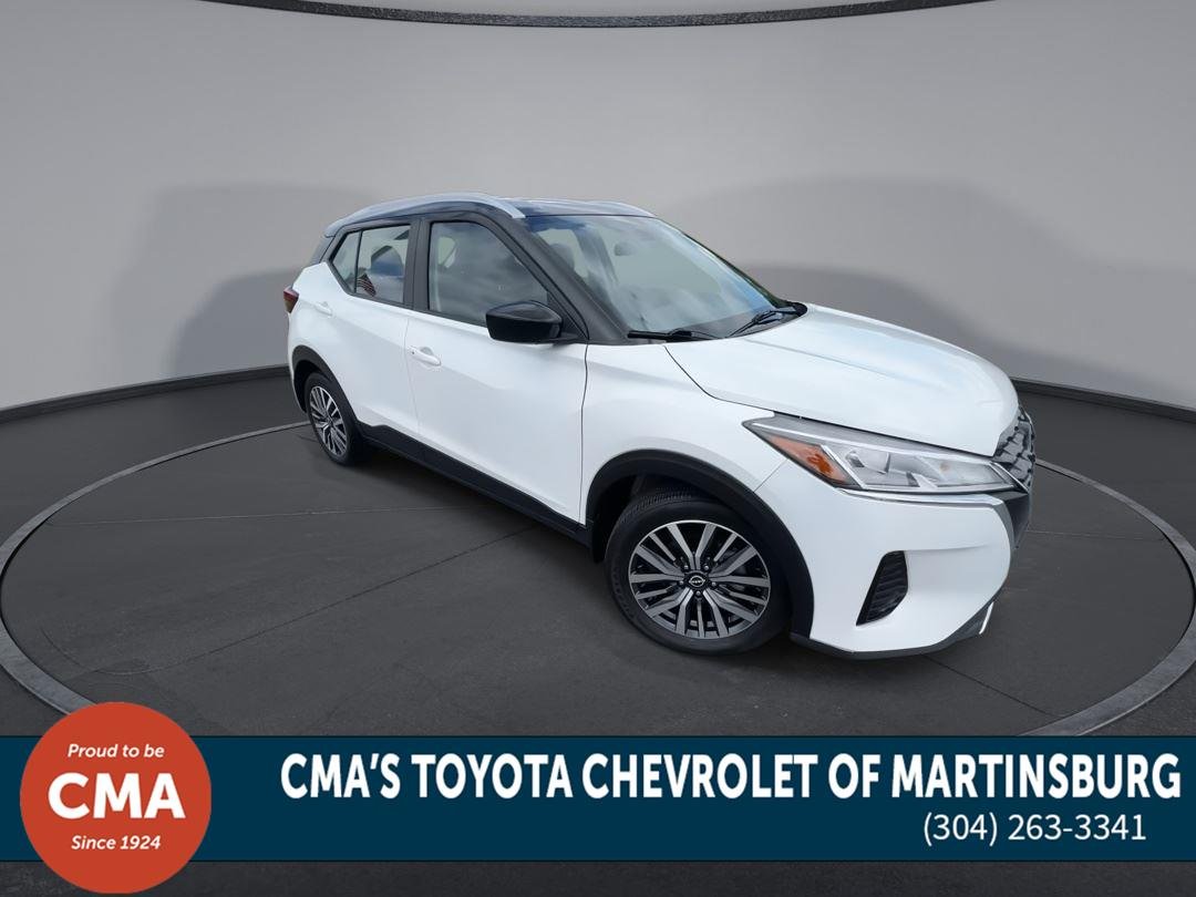 Used 2024 Aspen White Tricoat/Super Black Nissan SV image 2