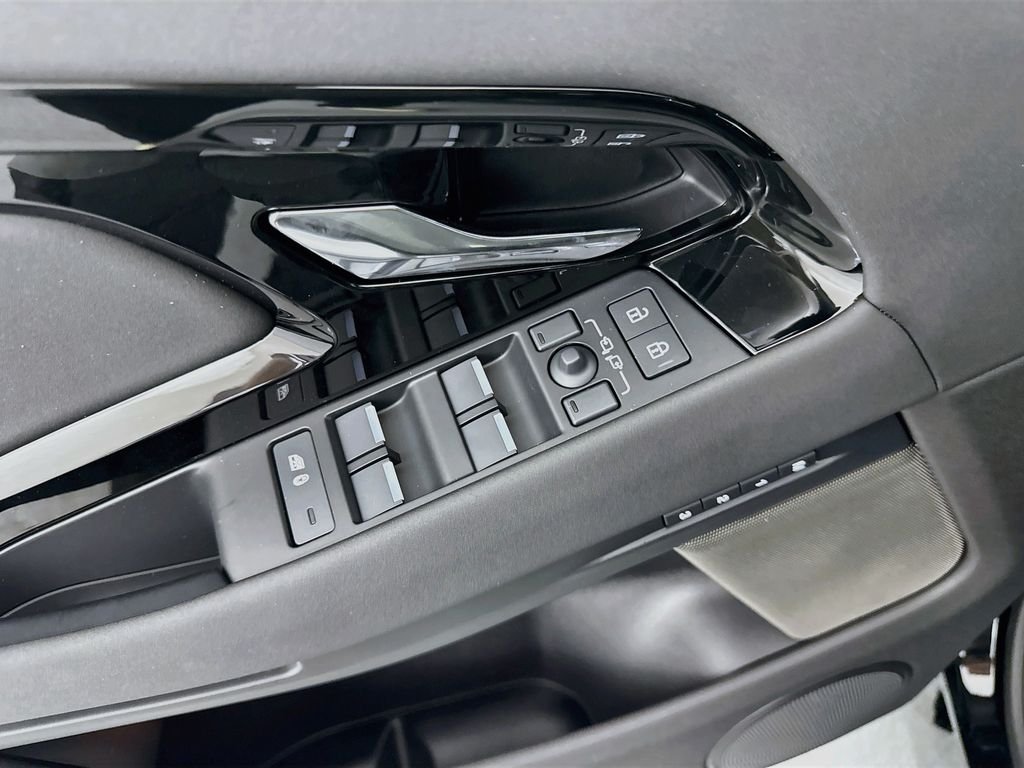 New 2026 Santorini Black Land Rover Hoxton Edition image 18