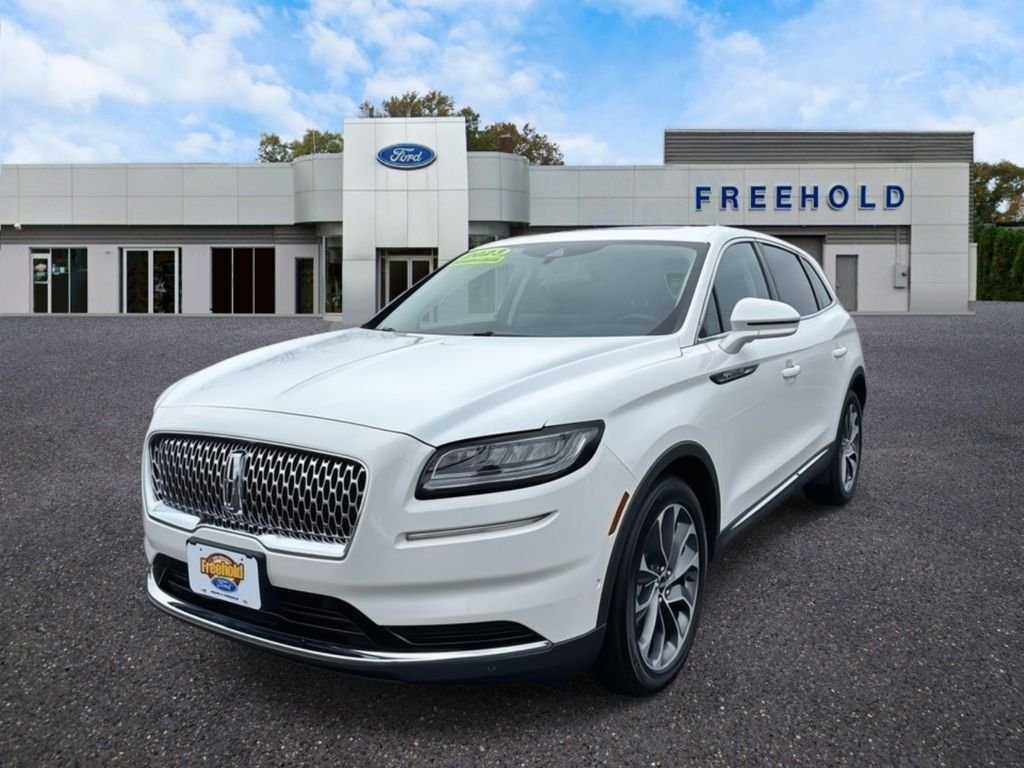 Used 2023 White Metallic Lincoln Reserve image 4