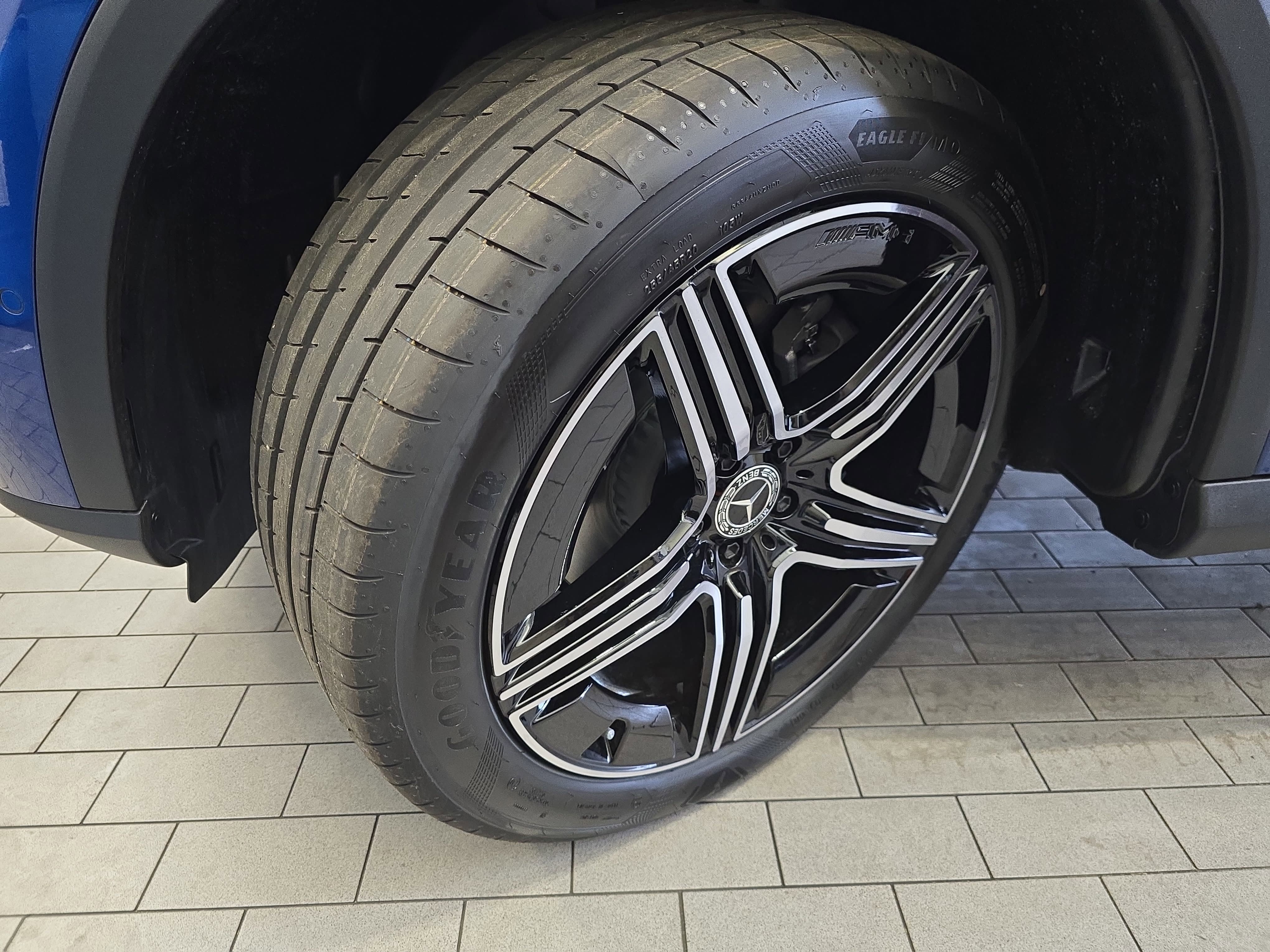 New 2026 Starling Blue Metallic Mercedes-Benz GLC300 image 35