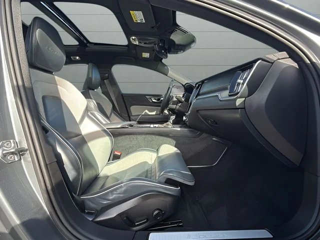 Used 2020 Gray Volvo T5 R-Design image 9