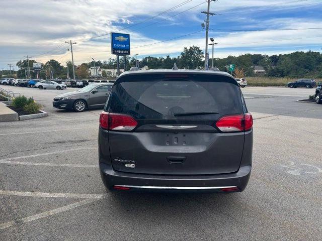 2017 Chrysler Pacifica Touring-L - Photo 8