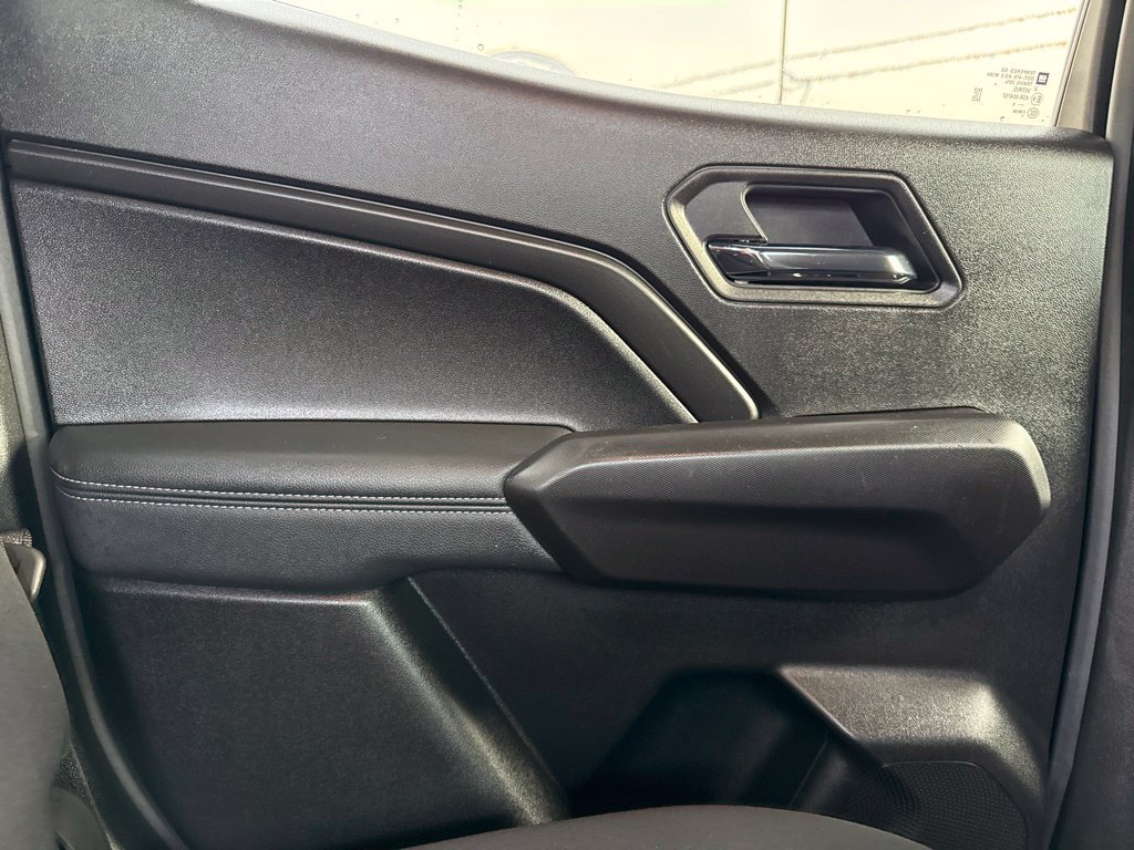 Used 2025 Sterling Gray Metallic Chevrolet LT image 17