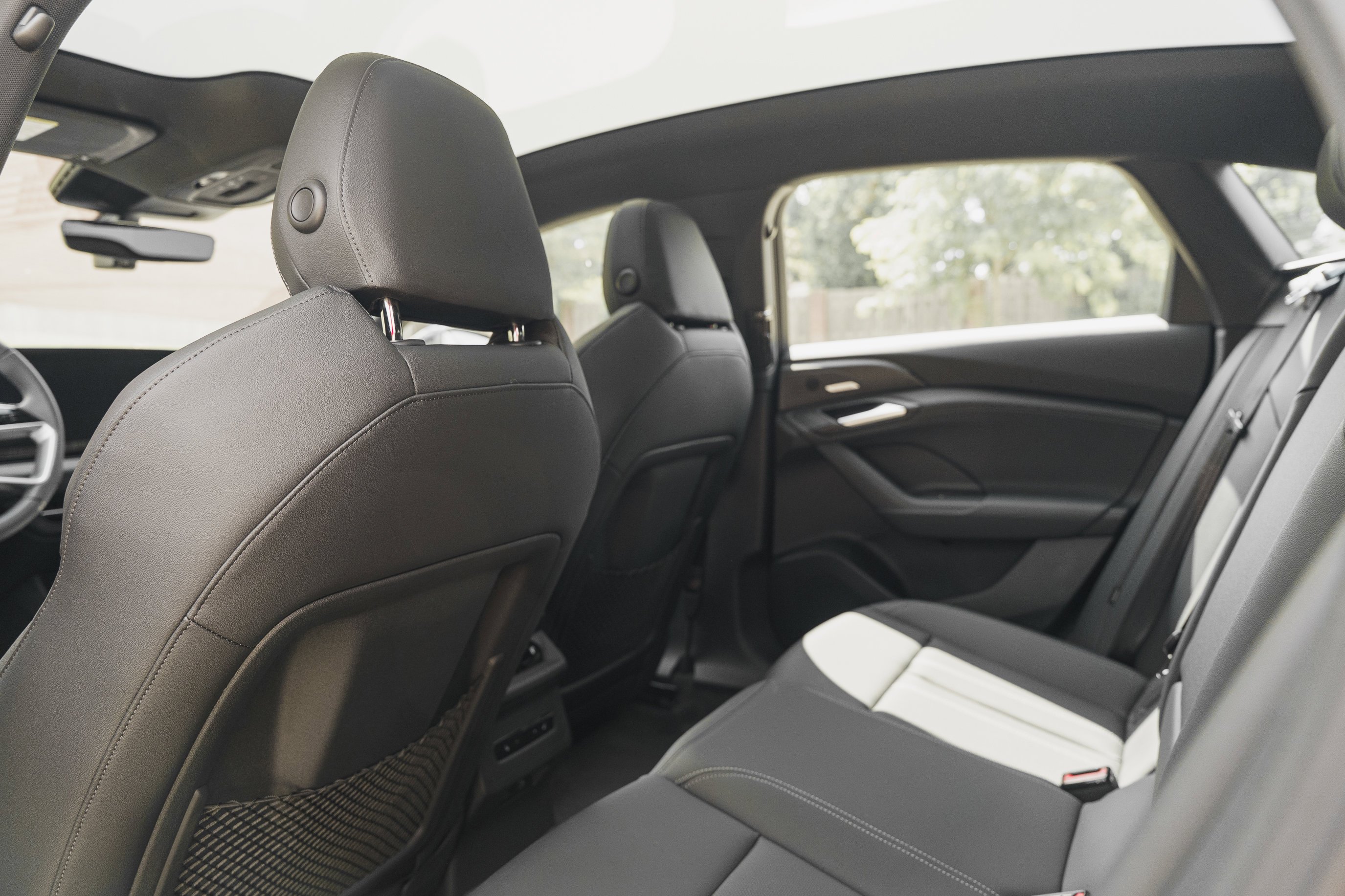 New 2027 Daytona Gray Pearl Effect Audi Premium Plus image 25