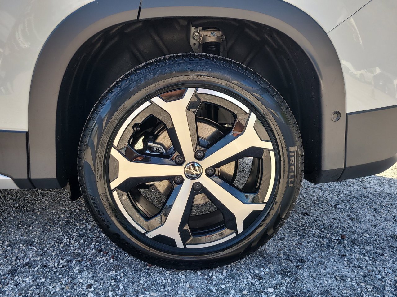 New 2026 Pure White Volkswagen SE image 7