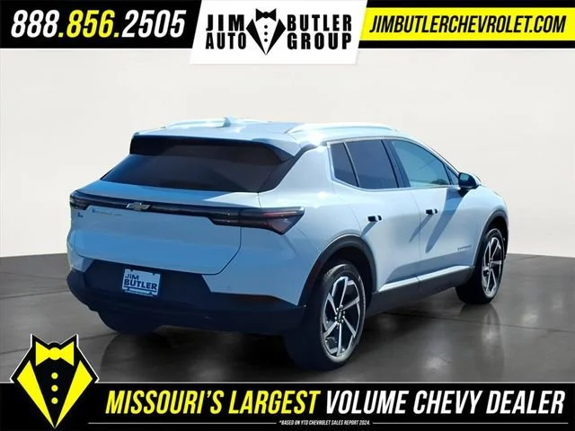 New 2026 Summit White Chevrolet LT image 4