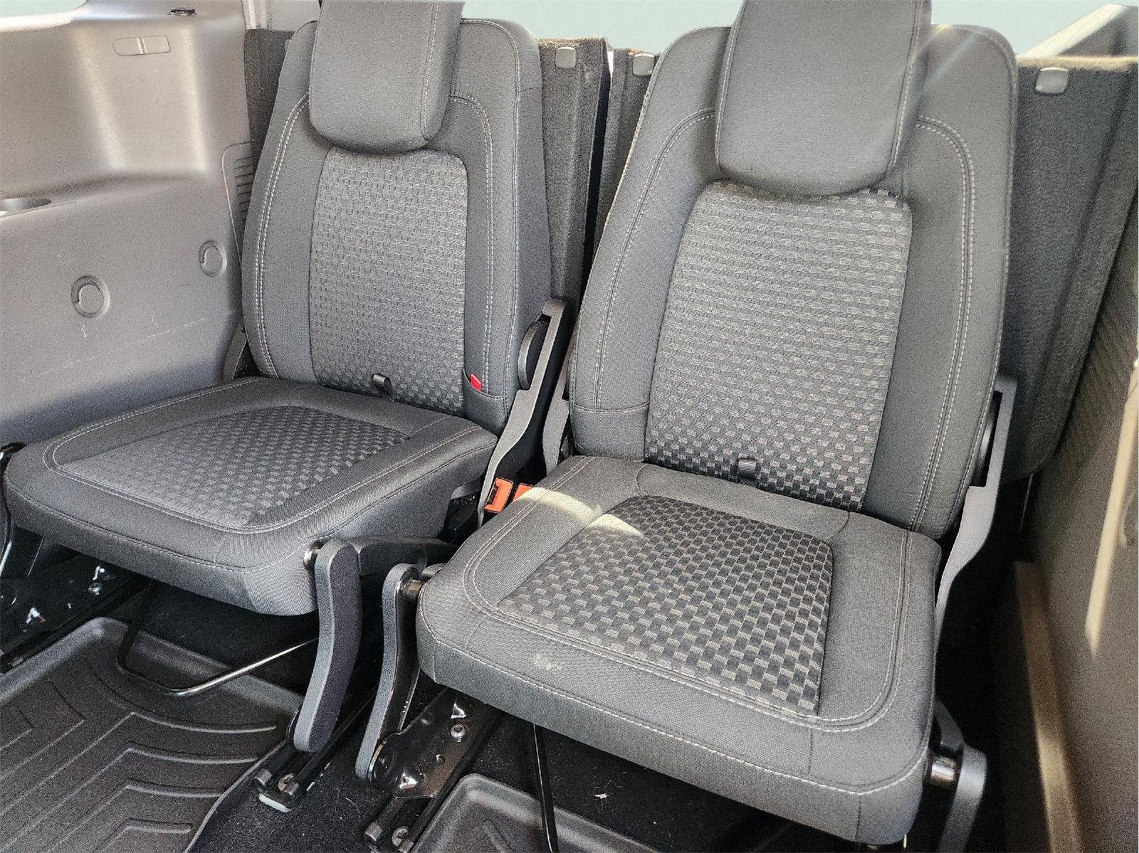 Used 2023 Frozen White Ford XLT image 30