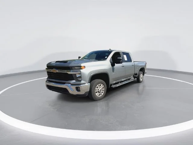 Used 2024 Gray Chevrolet LT image 4