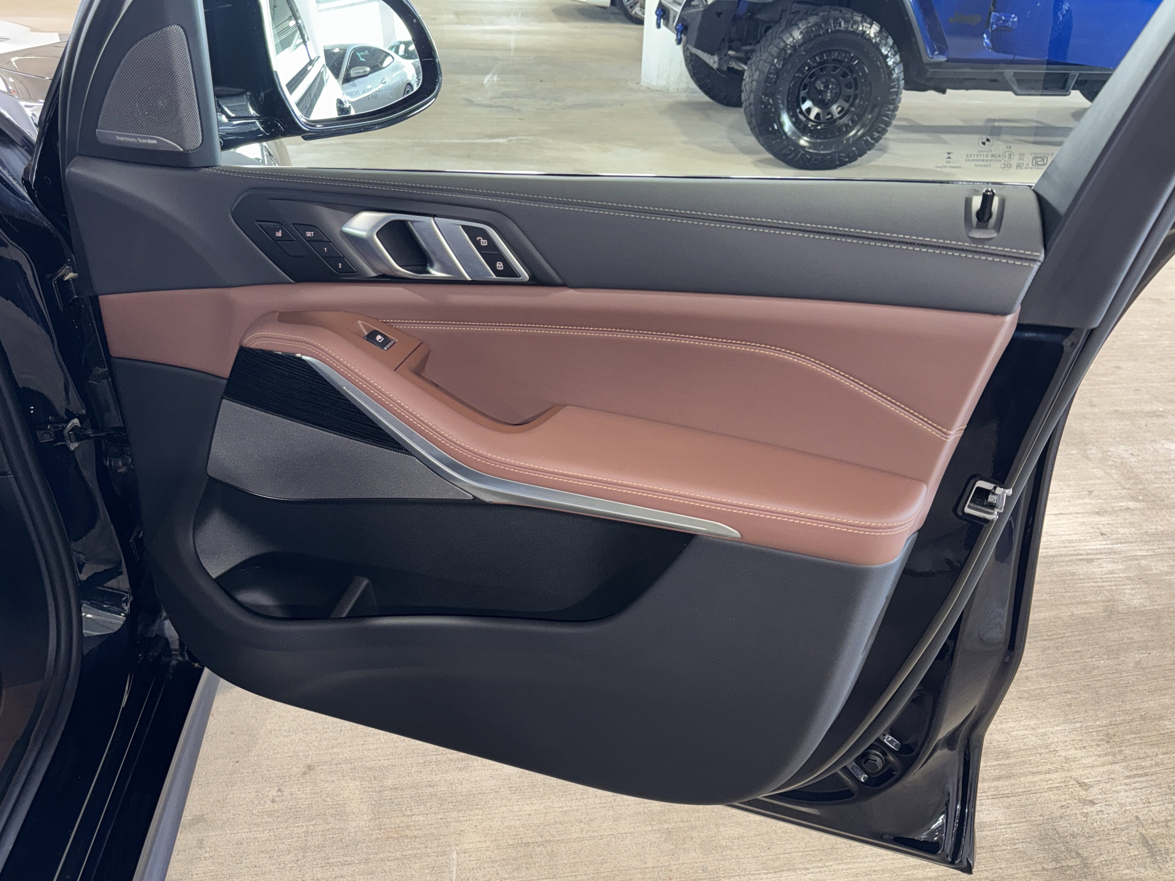 Used 2026 Carbon Black Metallic BMW M60i image 9