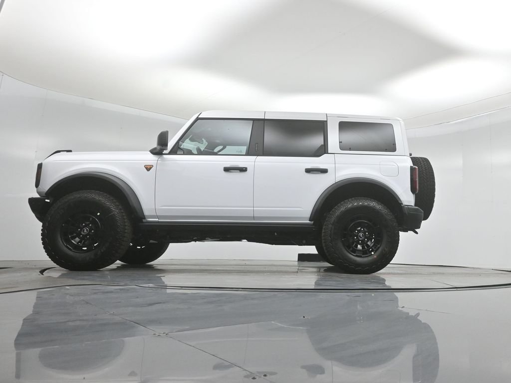 New 2026 Oxford White Ford Badlands image 7