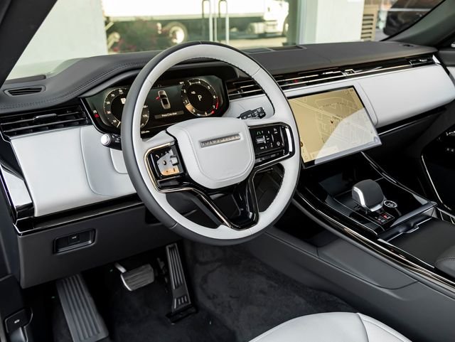 New 2026 Santorini Black Land Rover Dynamic SE image 16