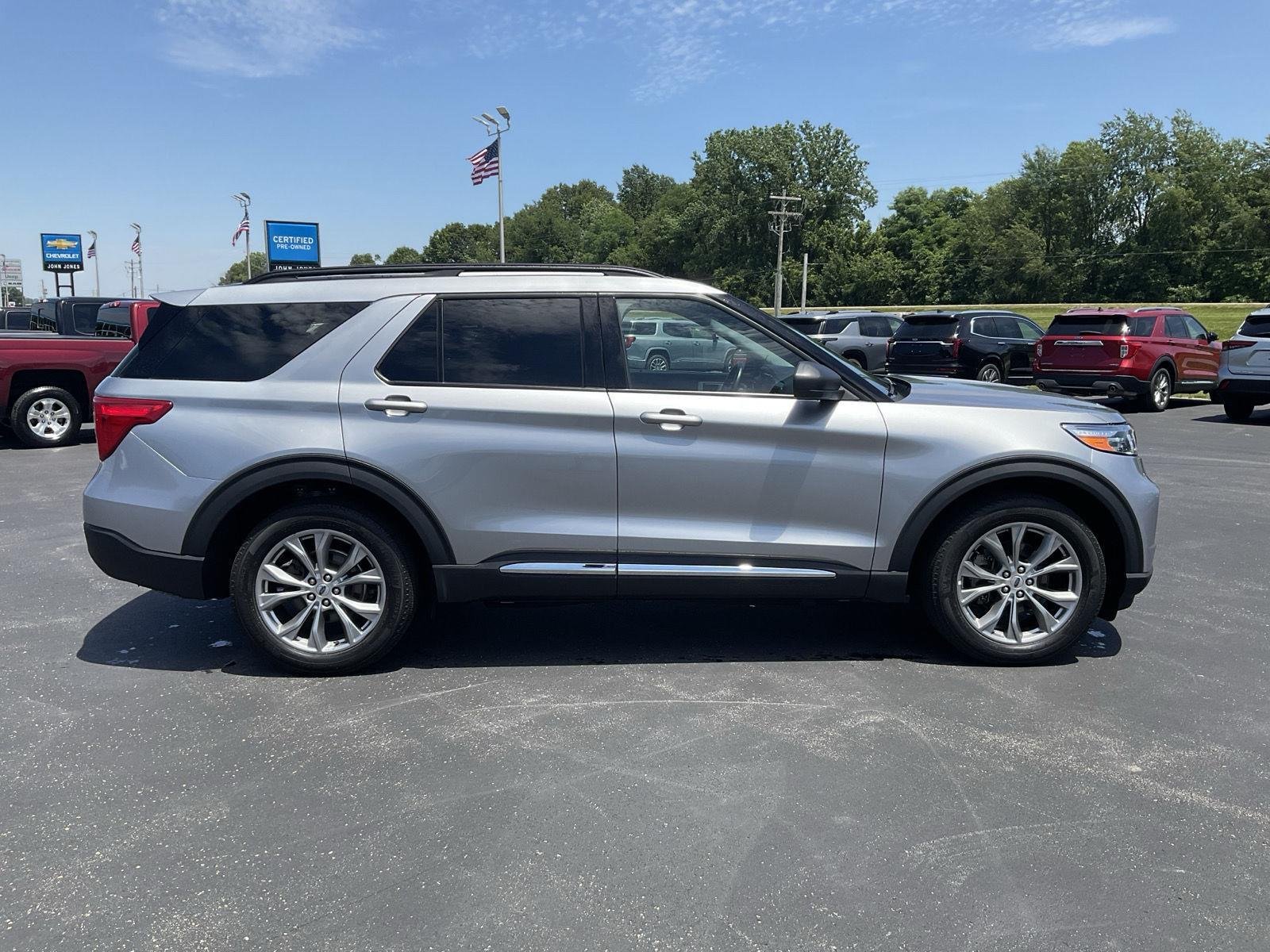 Used 2023 Iconic Silver Ford XLT image 5