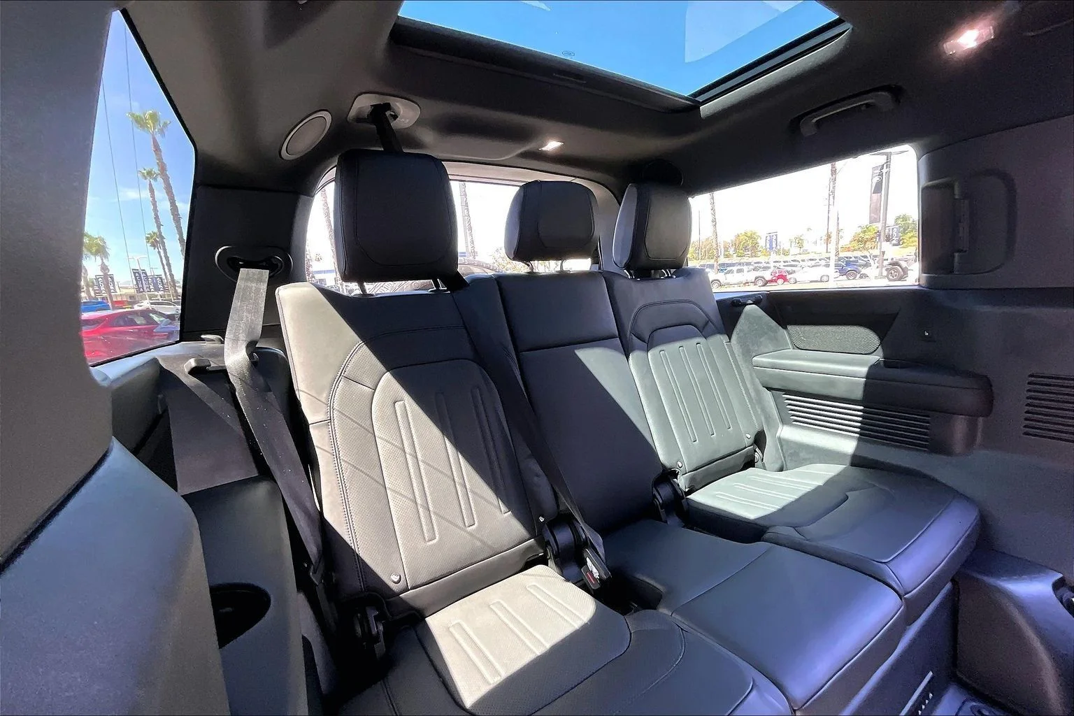 Certified Used 2023 Black Land Rover X image 28