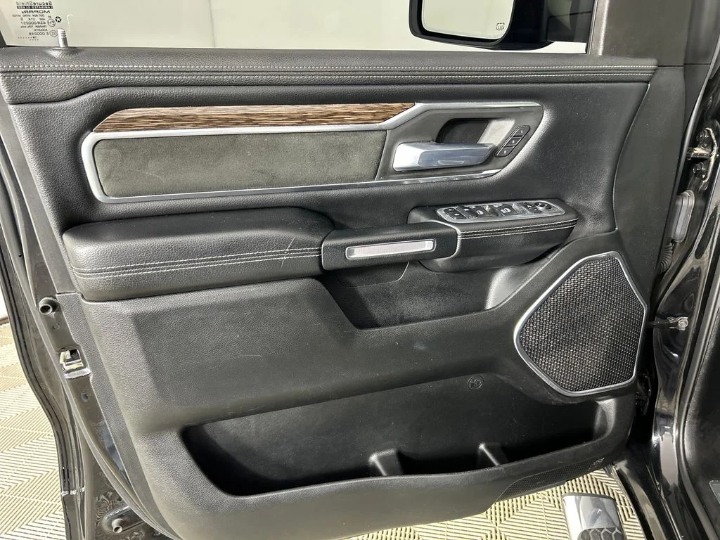 Used 2020 Black Ram Laramie image 12