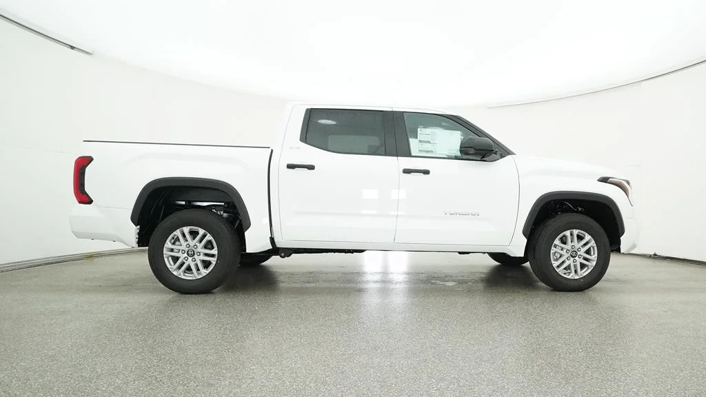 2025 Toyota Tundra SR5 - Photo 22
