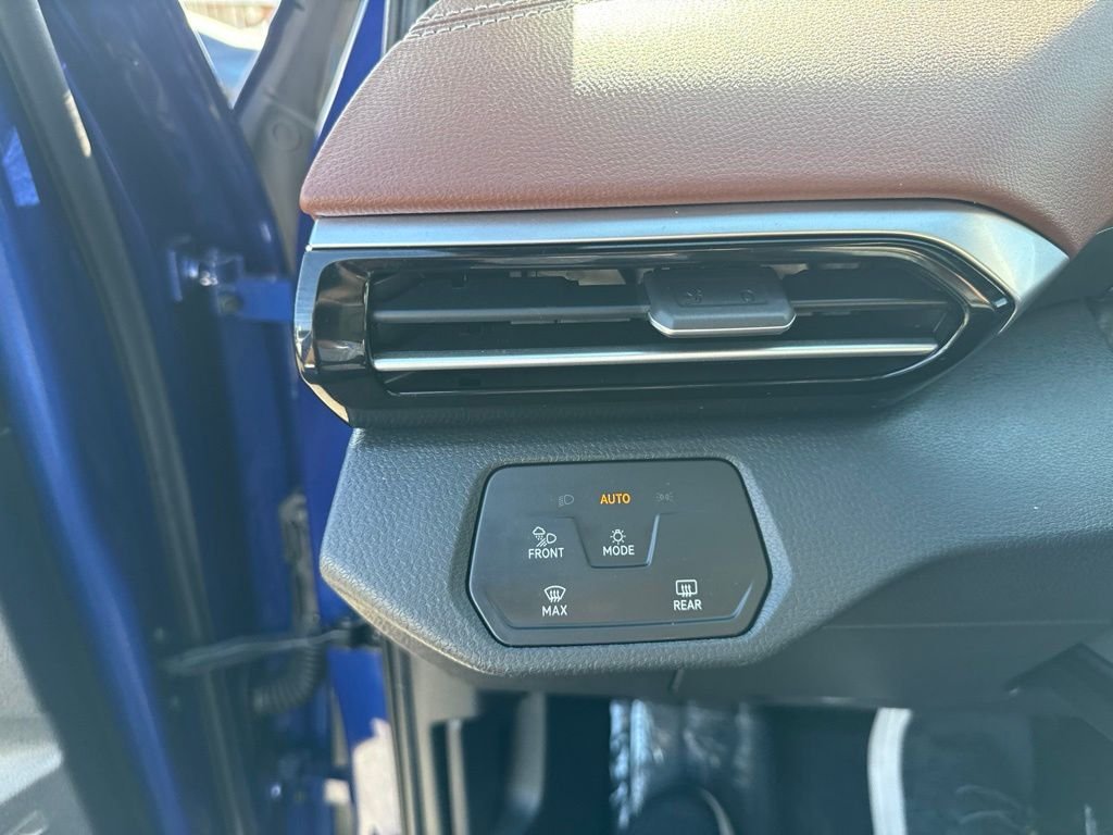 Used 2021 Blue Metallic Volkswagen Pro S image 33