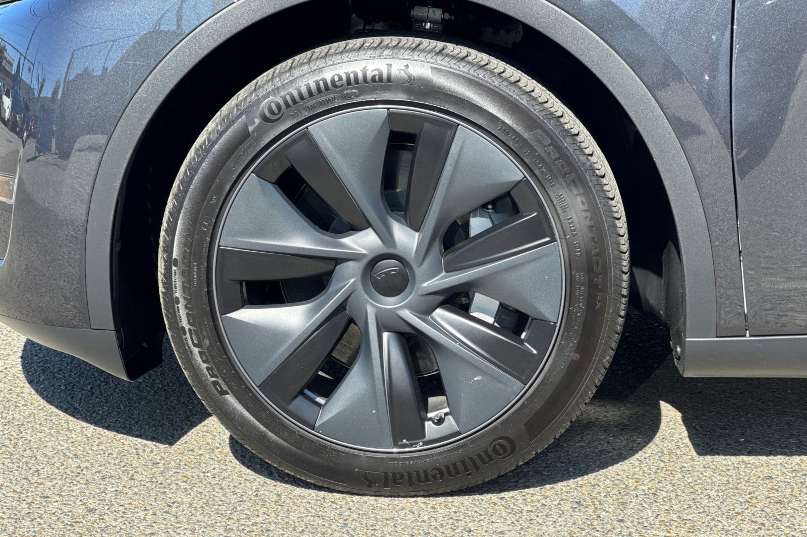Used 2024 Stealth Gray Tesla Long Range image 31