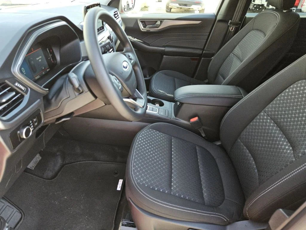 New 2026 Rapid Red Metallic Tinted Clearcoat Ford Active® image 24
