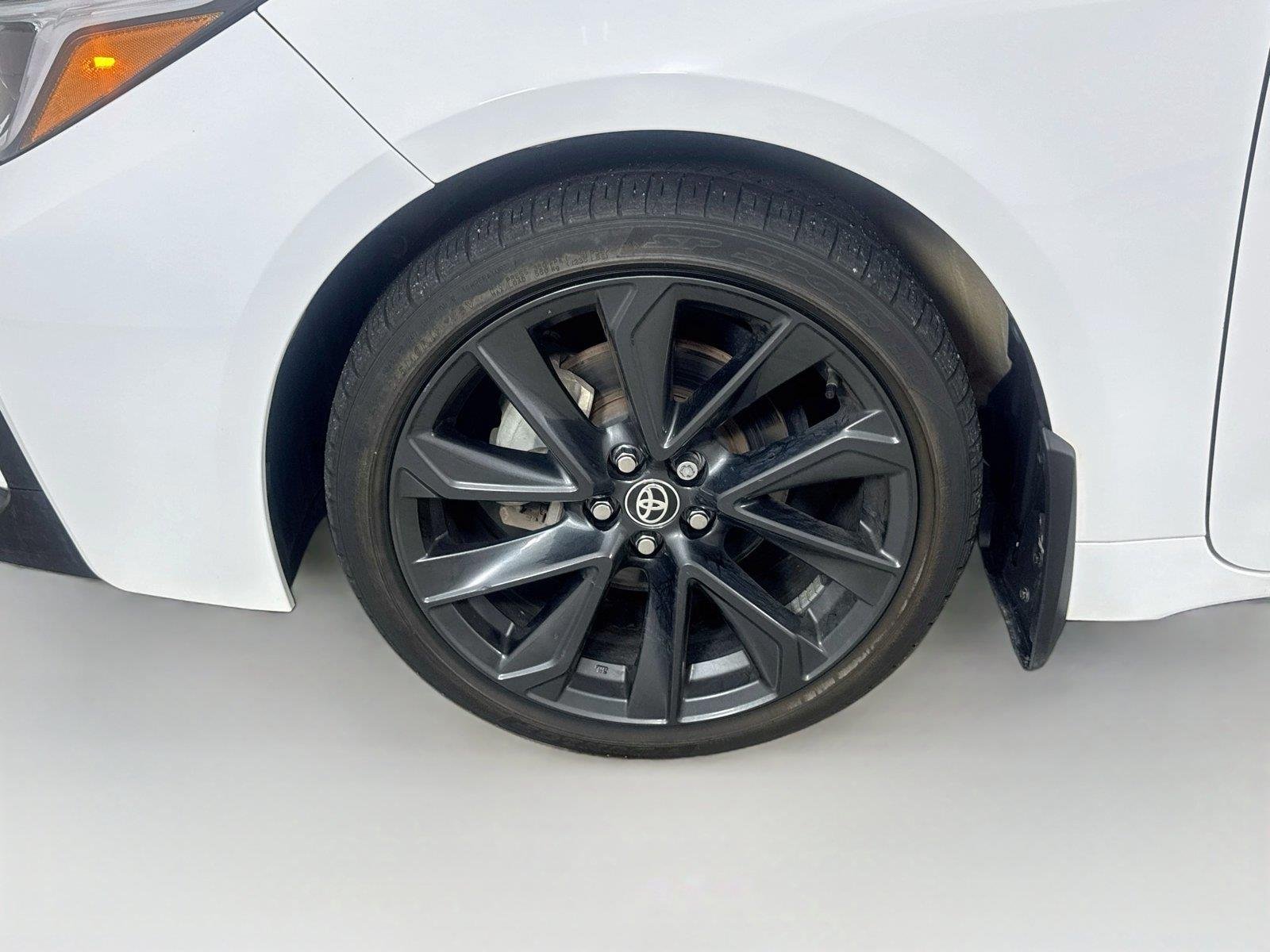 Used 2024 Ice Cap Toyota SE image 30