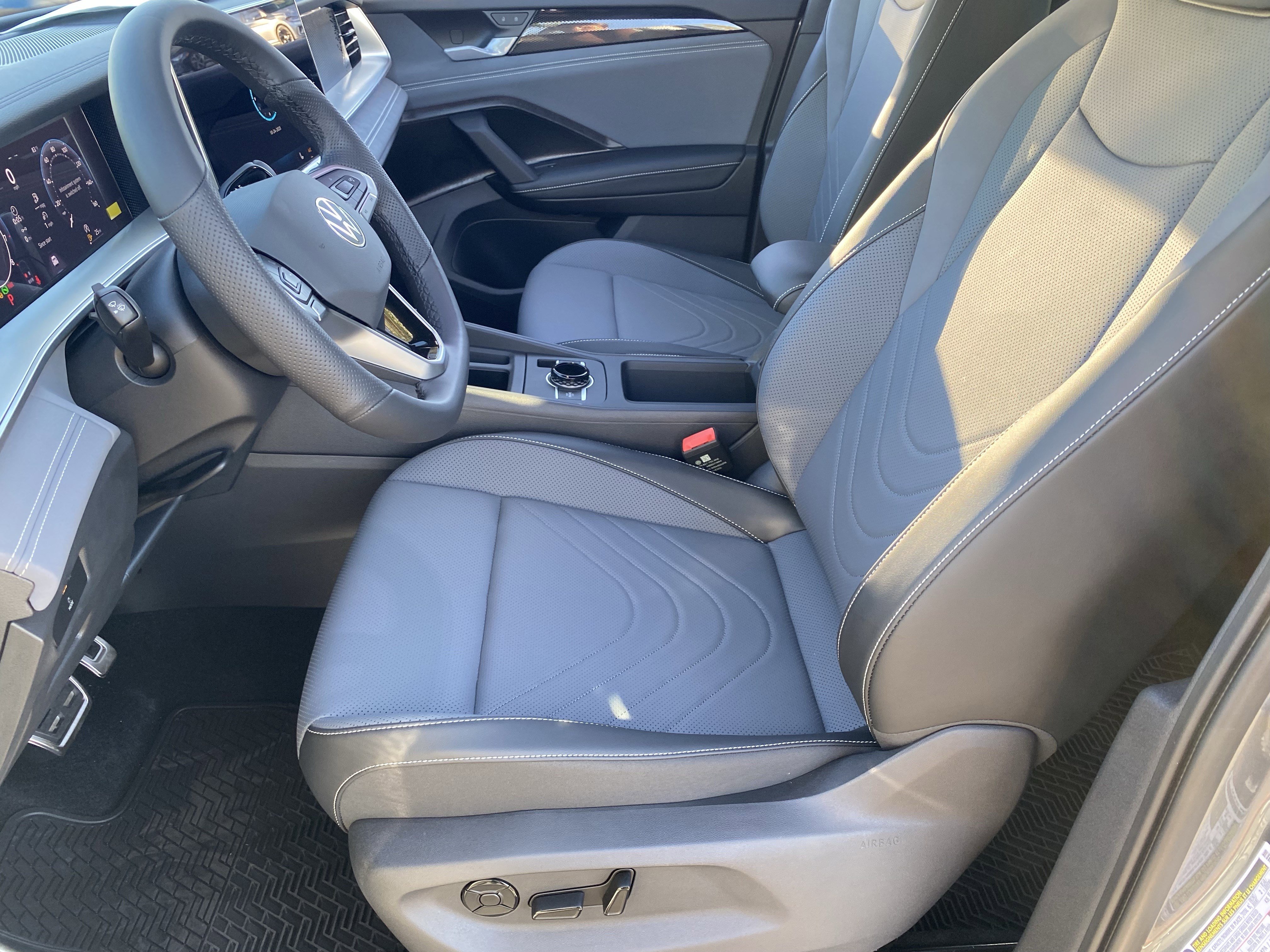 2026 Volkswagen Tiguan SE R-LINE BLACK - Photo 16