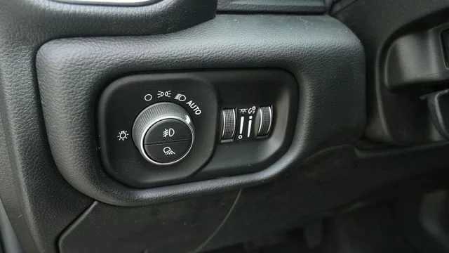 Certified Used 2019 Diamond Black Ram Laramie image 14