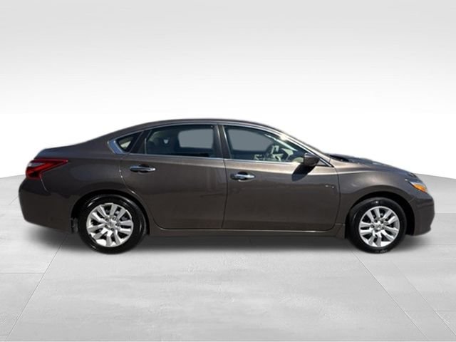 Used 2016 Gray Nissan 2.5 S image 8