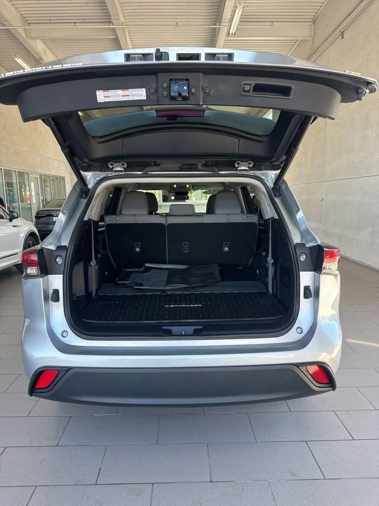 Used 2023 Silver Toyota LE image 11