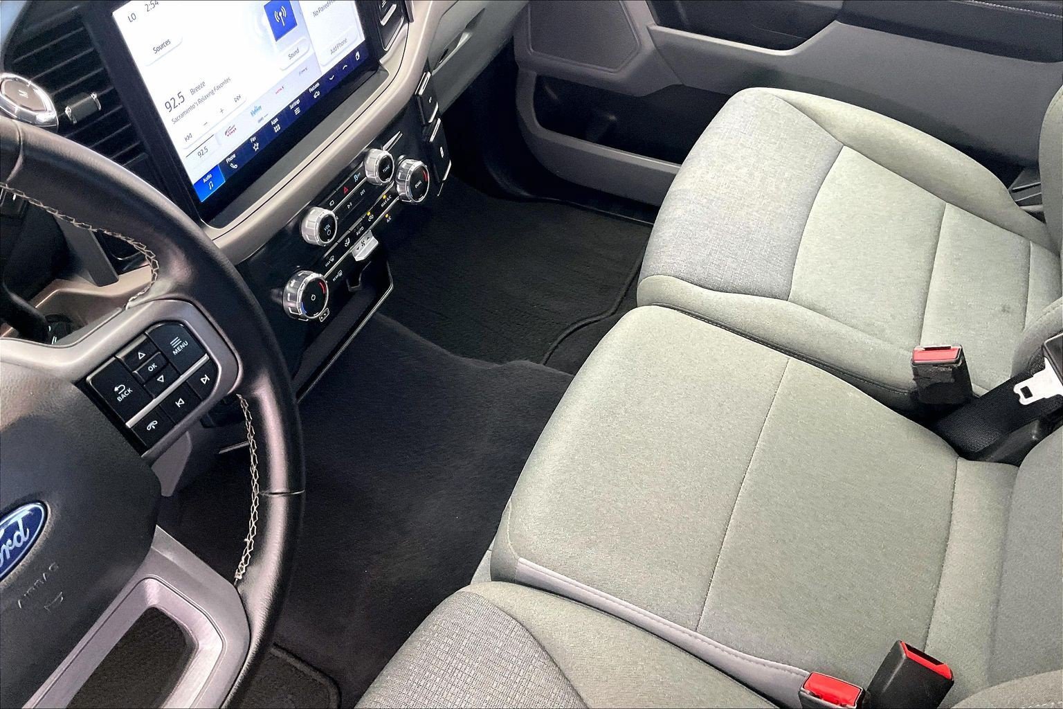 Used 2025 Agate Black Metallic Ford XLT image 17