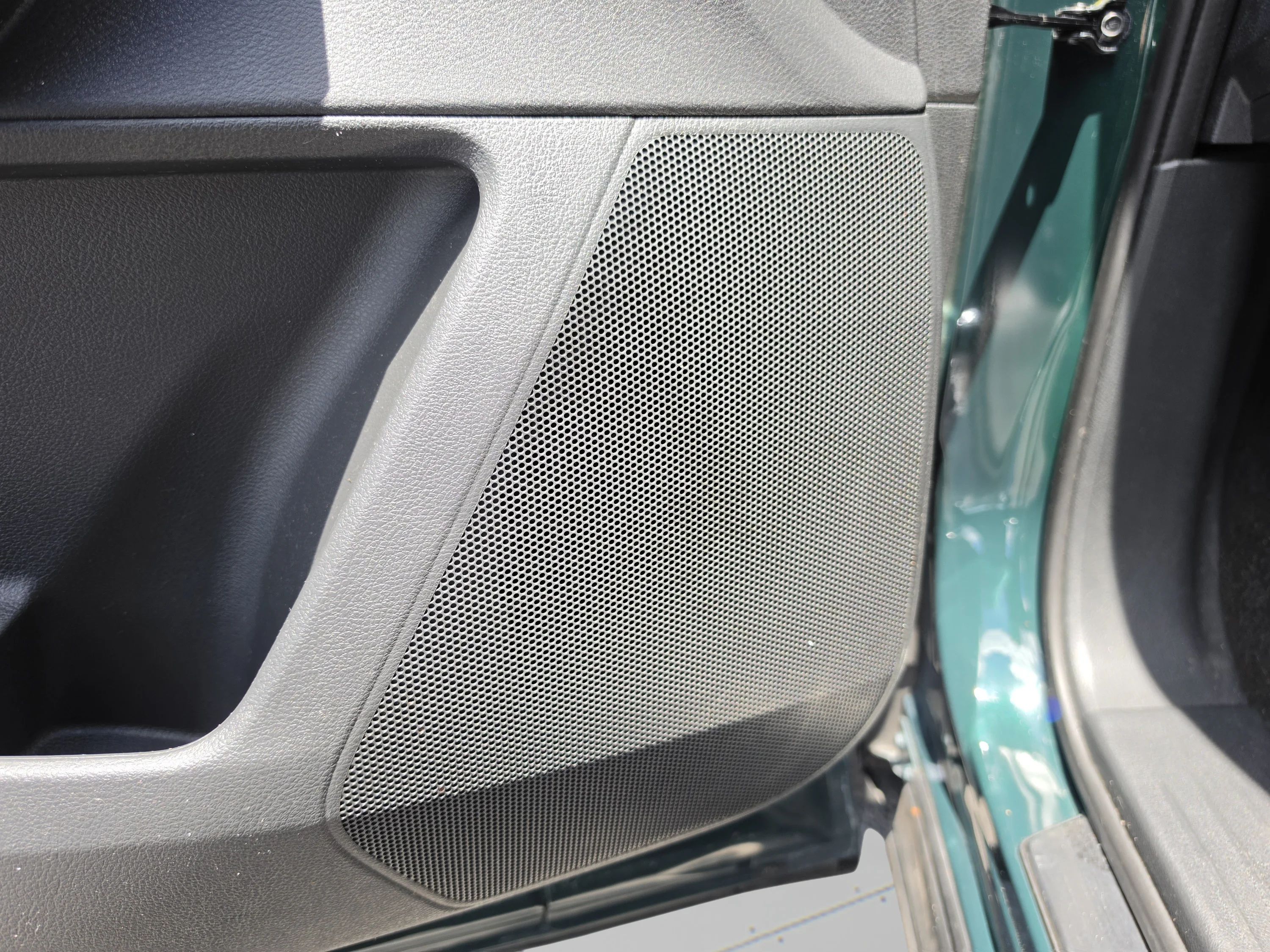 Used 2023 Obsidian Green Pearl Nissan SL image 25