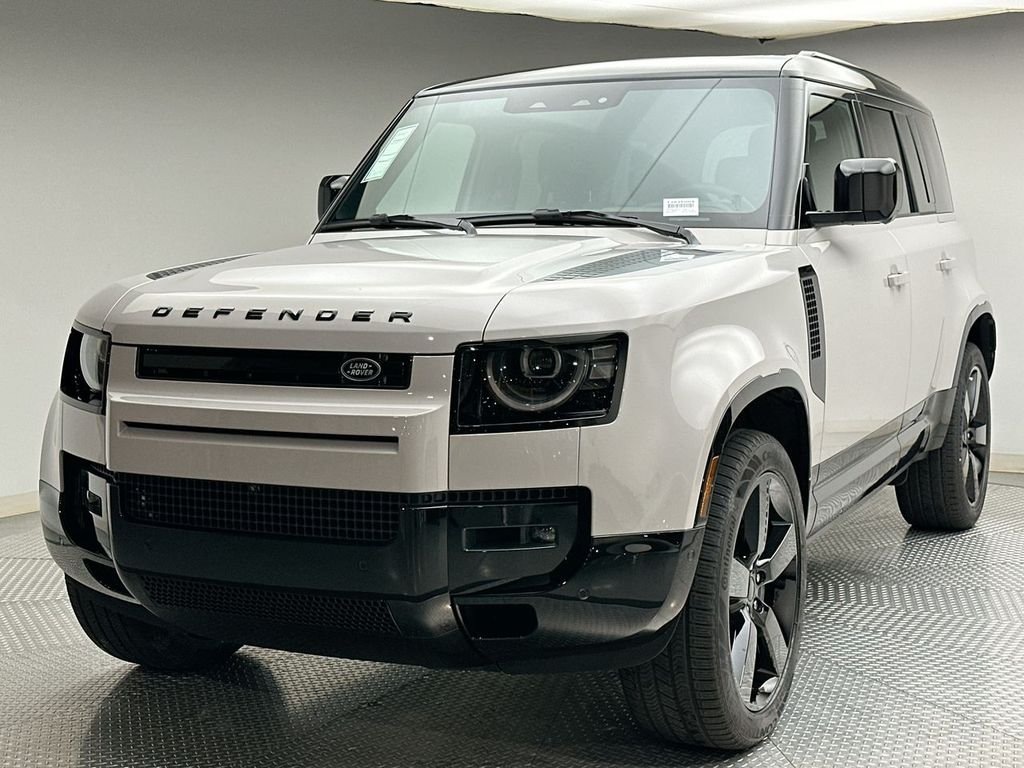 2026 Land Rover Defender 110 X-Dynamic SE P400's photo