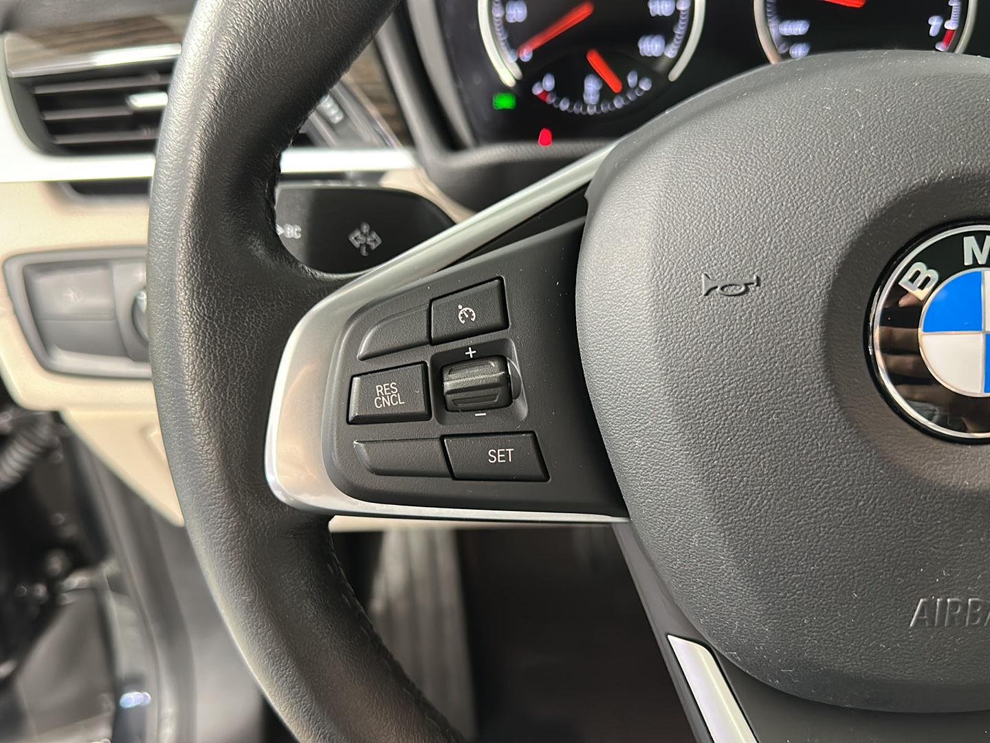 Used 2018 Black Sapphire Metallic BMW xDrive28i image 16