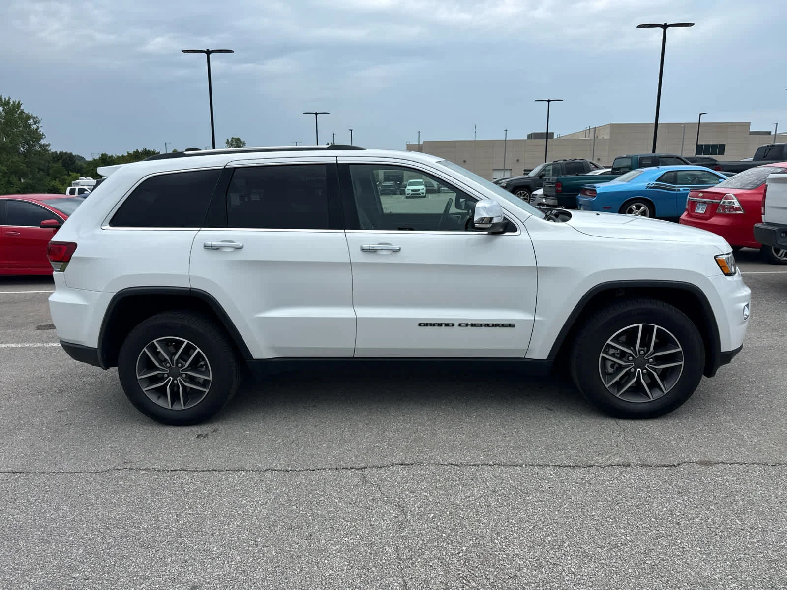 Used 2021 Bright White Clearcoat Jeep Limited image 4