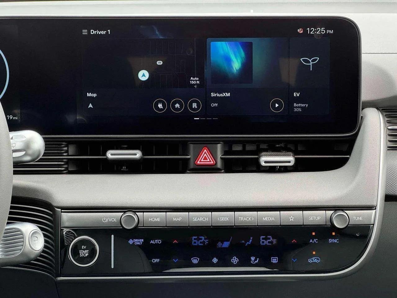 New 2025 Atlas White Hyundai SEL image 19