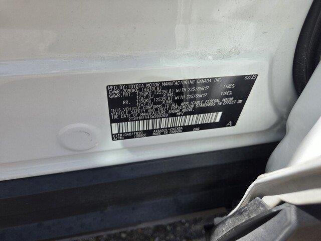Used 2025 Ice Cap Toyota LE image 35