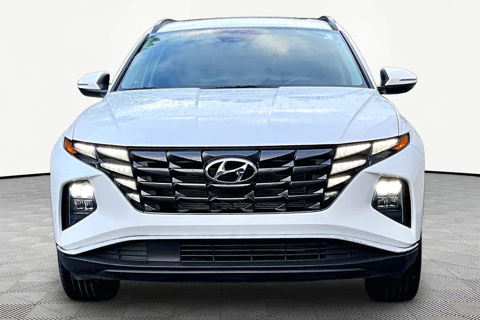 Used 2022 Quartz White Hyundai SEL image 4