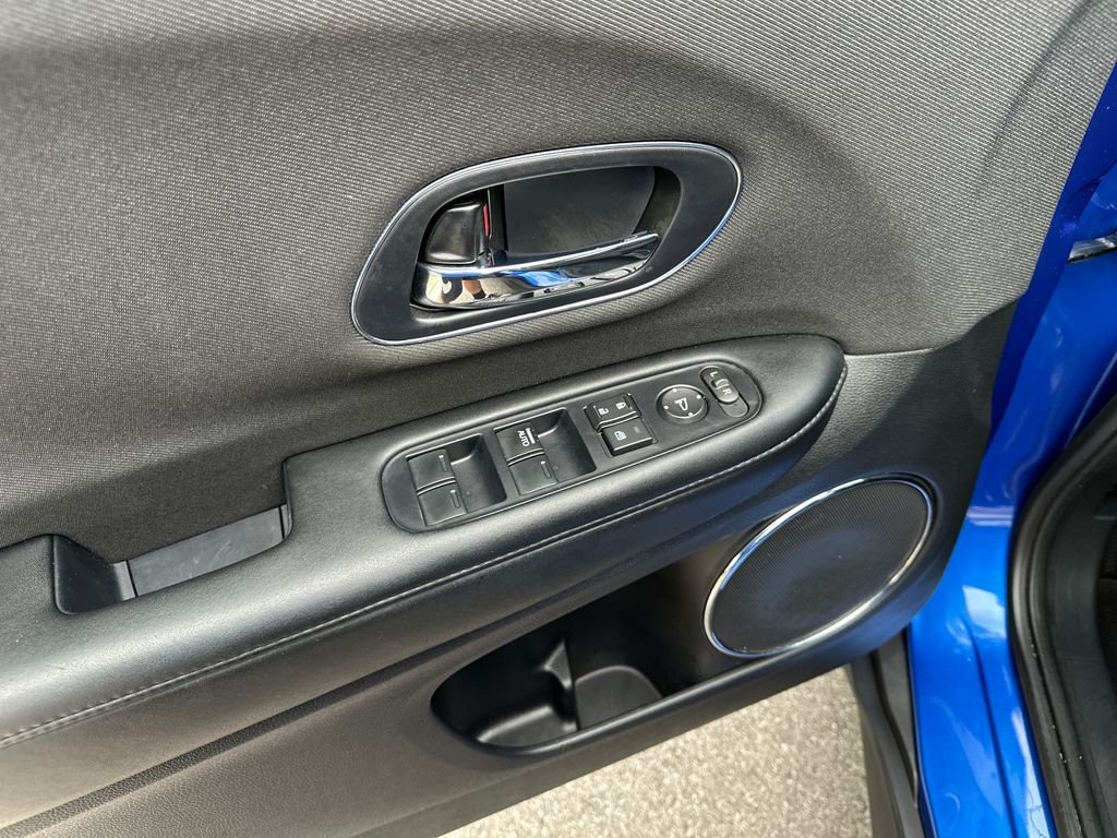 Used 2022  Honda EX image 20