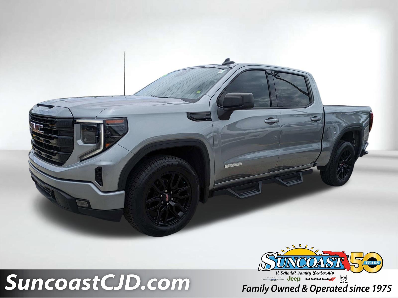 2024 GMC Sierra 2WD Crew Cab Short Box Elevation's photo