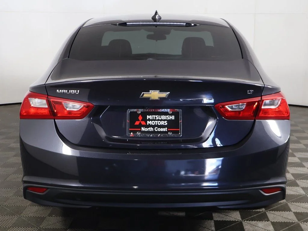 Used 2023 Gray Chevrolet LT image 9