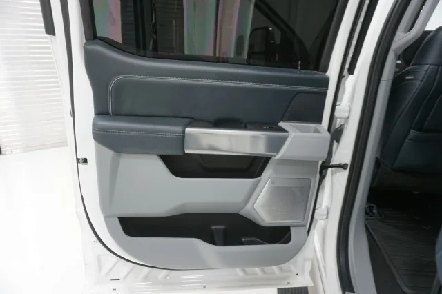 Used 2024 STAR WHITE METALLIC TRI-COAT Ford Limited image 23