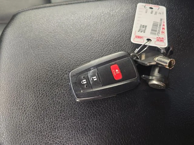 Used 2022 Blizzard Pearl Toyota Limited image 28