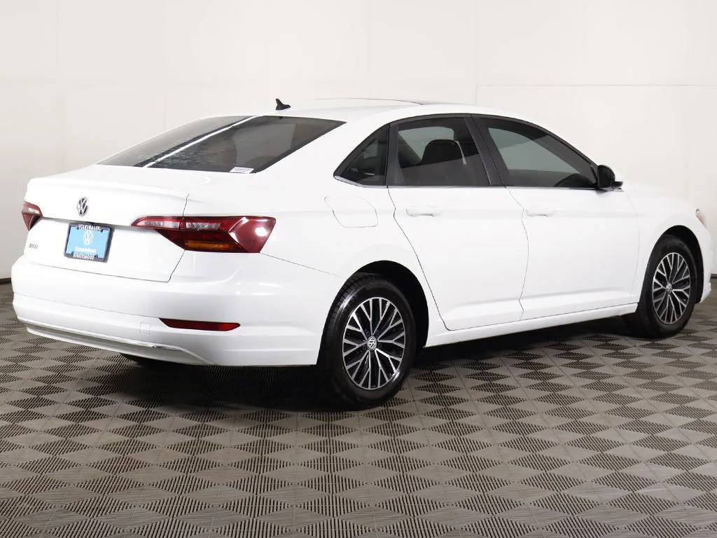 Used 2019 Pure White Volkswagen 1.4T SE image 10