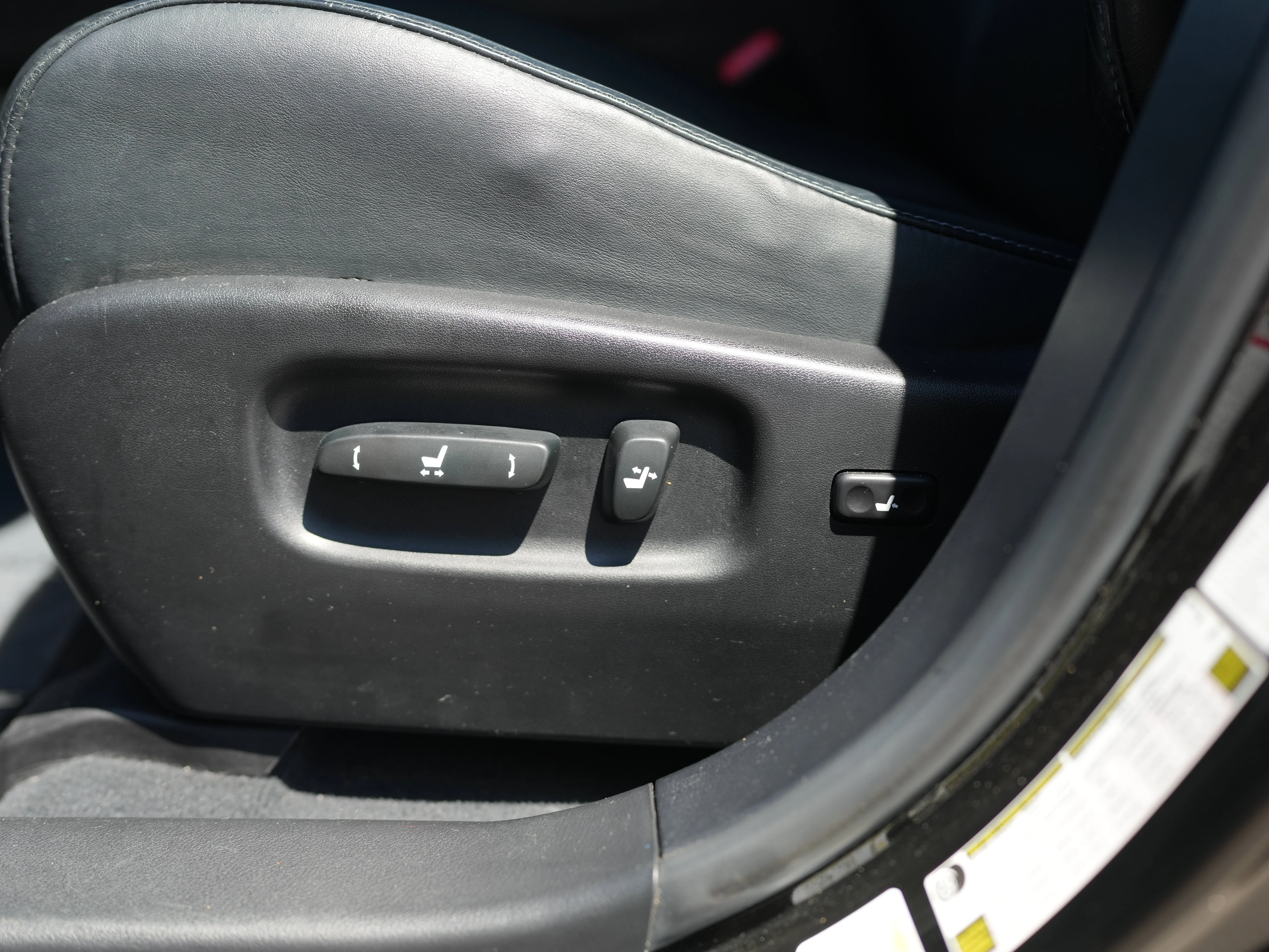 Used 2013 Black Lexus  image 27