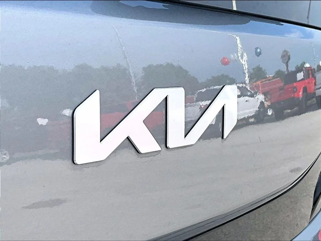 Used 2025 Gray Kia LX image 9