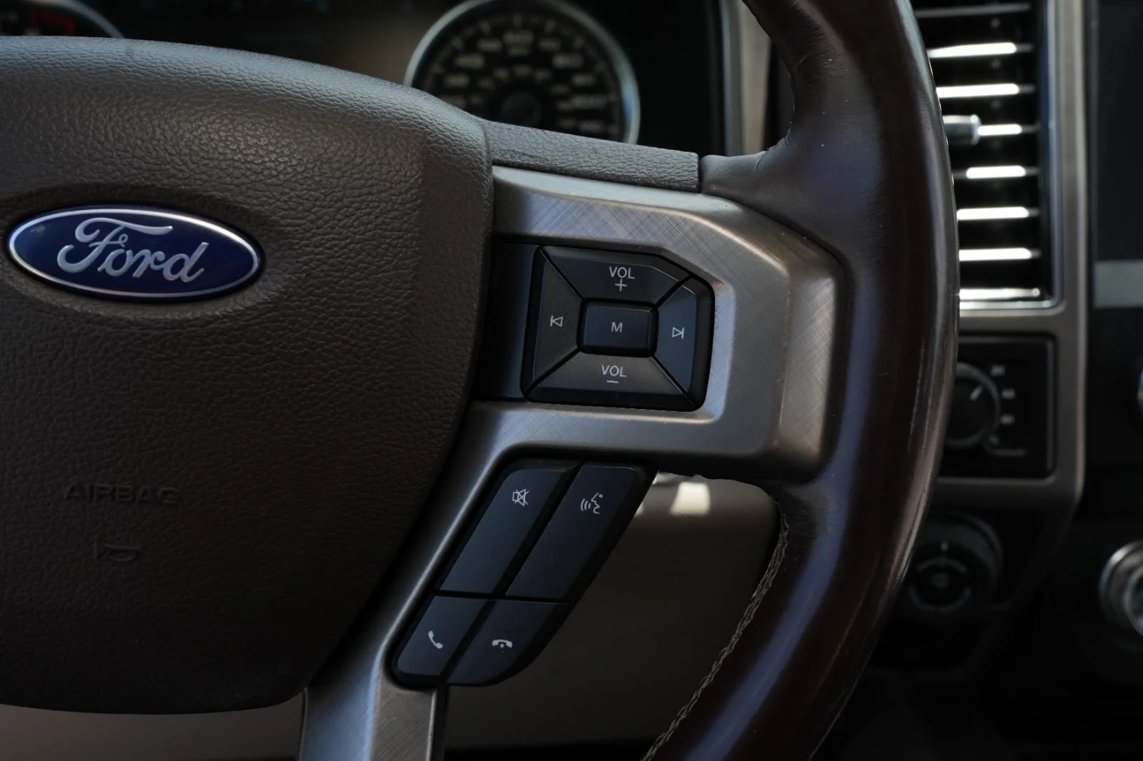 Used 2020 White Ford Limited image 22