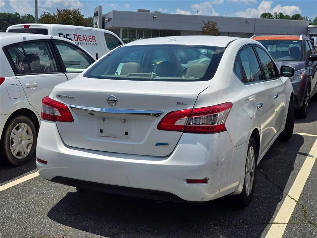 Used 2013 White Nissan SL image 10